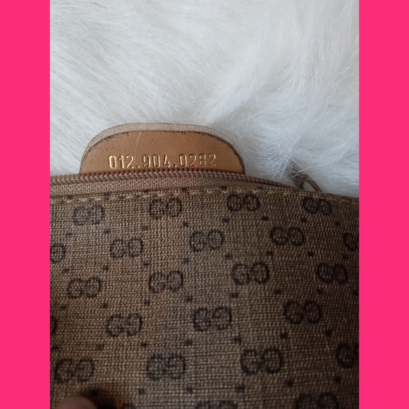 💯AUTHENTIC GUCCI GG SUPREME CANVAS ZIPPER CLUTCH - Picture 7 of 11